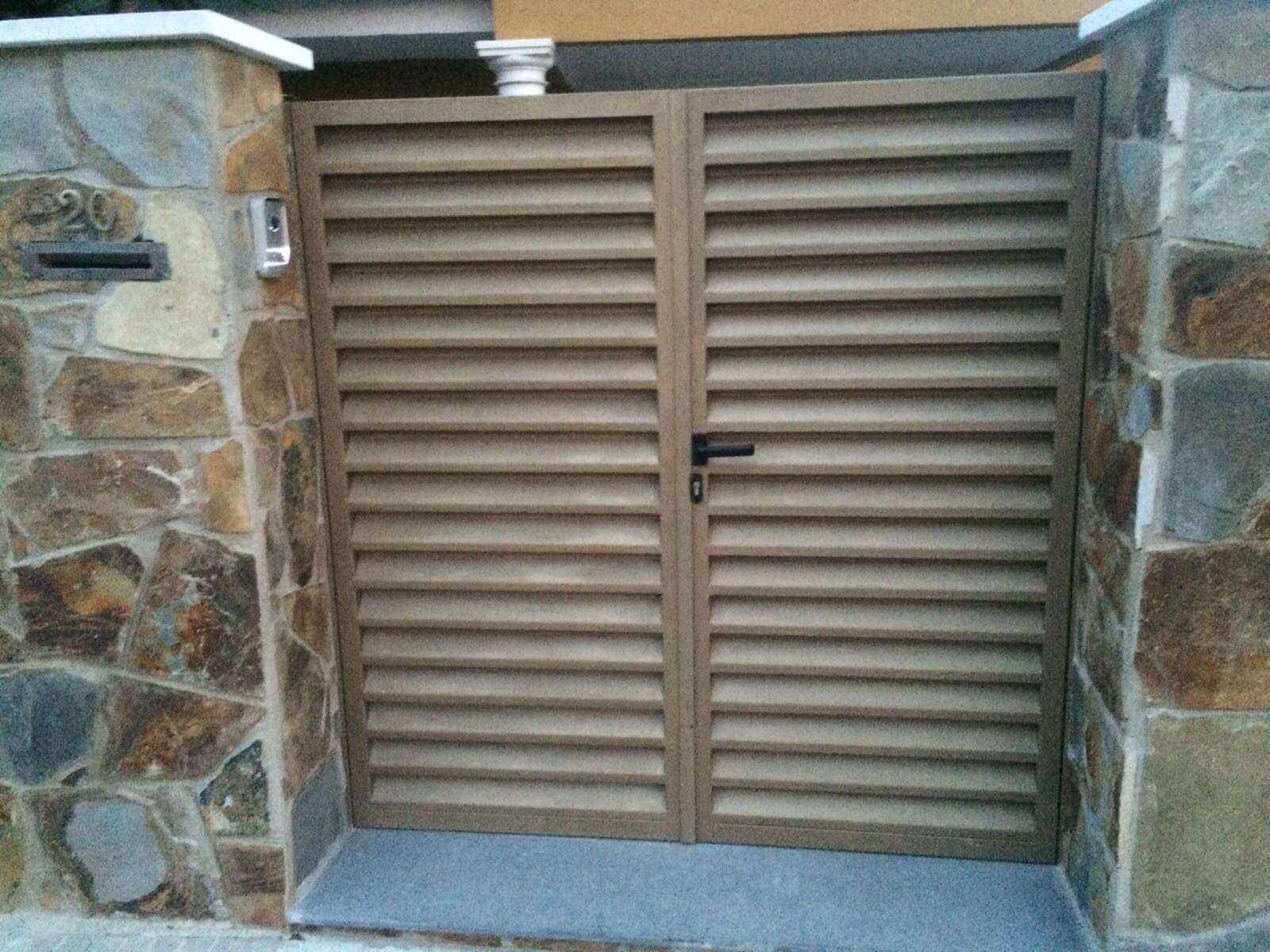 Puertas y vallas en Badia del Vallès