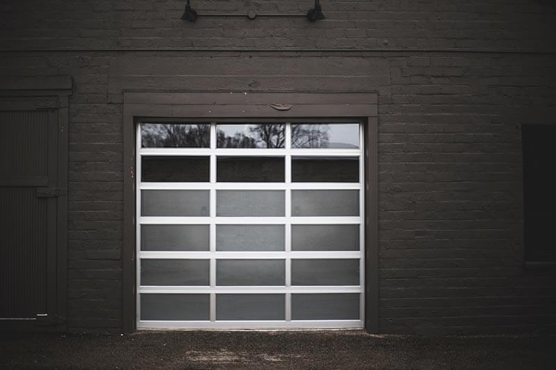 mantenimiento-puertas-automaticas-negro-blanco